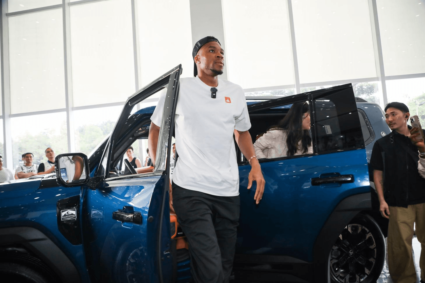 NBA Champion Giannis Antetokounmpo Kicks Off China Tour And Checks Out Premium Hybrid Off-road SUV G700